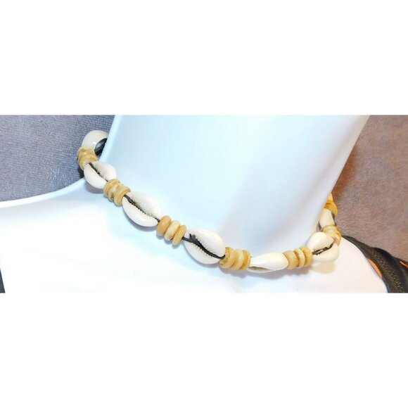 Vintage Beachy Sliced Cowrie Shell Tie On Necklace - Picture 3 of 3